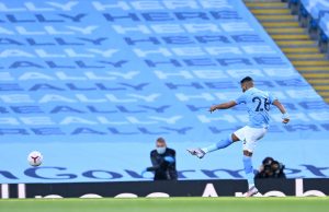 Le Debrief Sport Express : Mahrez marque, passe et s’incline, Delort et Ferhat buteurs, Belhocini débarque au Qatar…