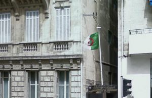 Covid-19 : La France fait-elle une exception pour le référendum constitutionnel algérien ?