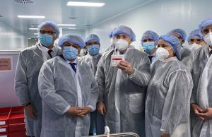 Industrie pharmaceutique : Inauguration à Constantine de la première ligne de production du CoronaVac. Aimene Benaberrahmane inaugure la mise en production du vaccin Coronavac