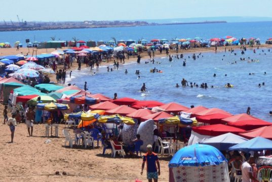 Algérie : La saison estivale, le bilan de l’Aïd El Adha, le contrôle des produits de consommation au menu du Conseil des ministres. Plage en Algérie