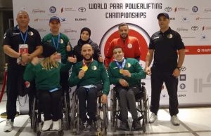 Le debrief Sports : Hocine Bettir sur le toit du monde, la JS Saoura se qualifie avec brio, Zerrouki patator, l’Olympique Medea leader… Hocine-Bettirchampion du monde de Powerlifting