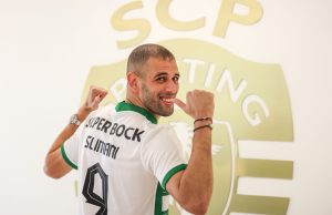 Islam Slimani : « C’est avec ce maillot que j’ai été le plus heureux ». Islam Slimani qui pose avec le maillot du Sporting Club Lisbonne