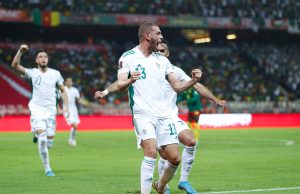 Coupe du monde FIFA Qatar 2022 ( barrage aller) : L’Algérie prend une option sur la qualification en s’imposant au Cameroun (0-1). Islam Slimani buteur face au Cameroun