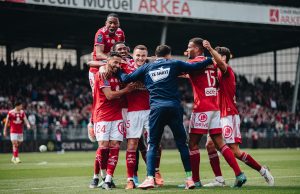 Le Debrief Sports : Belaili marque son territoire, Benzema s’offre le titre, le CRB chute à domicile, Bouanani s’impose à Paris, 15 formations pour le tour d’Algérie cycliste… Youcef Belaili passeur décisif face à Clermont