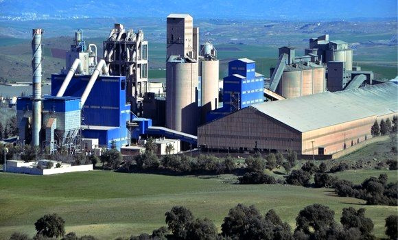 Usine du groupement industriel des ciments d'Algérie (GICA)