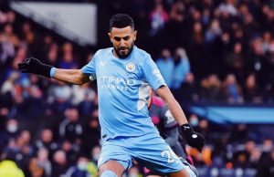 Le Debrief Sports : Mahrez perd le Community Shield, Benbouali découvre la Jupiler Ligue, Tebboune veut une élite sportive, le Bodybuilding et le Fitness algériens en or… Riyad Mahrez lors du Community Shield face à Liverpool