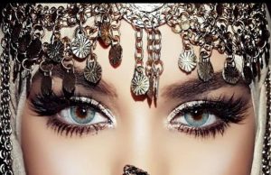 Culture : L’Institut du Monde Arabe (IMA) met à l’honneur la mode algérienne.