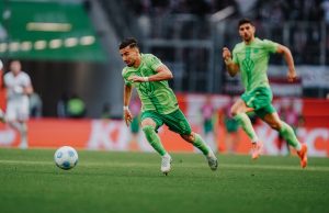 Le Debrief Sports : Amoura marque et se blesse, Ould Makhloufi n’est plus, le CRB quitte la Ligue des Champions…