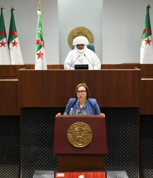 Education : La ministre prône une formation professionnelle adaptée au caractère économique de chaque région. Ministre-Education-Nationale-Algérie-Madame-Arhab-