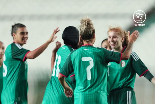 Le Debrief Sports : Les Vertes se baladent, Belloumi le sauveur, Oran se prépare aux Mondiaux d’escrime… Algerie-Féminne-Football-